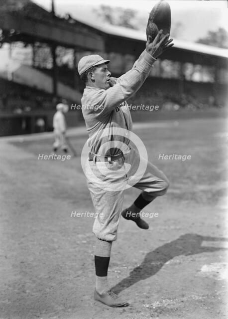Les Nunamaker, Boston Al (Baseball), 1913. Creator: Harris & Ewing.