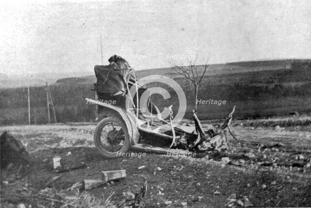 'Les Automobiles militaires au peril et a l'honneur; automobile de liaison fracassee..., 1916. Creator: Unknown.