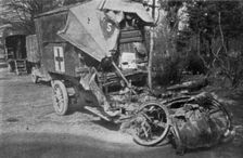 Les Automobiles militaires au peril et a l'honneur; auto sanitaire affectee a l'evacuation..., 1916 Creator: Unknown