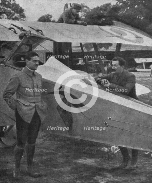 'Les avions; lieutenant Deullin ( a gauche): 7 avions ennemis, et adjudant Tarascon..., 1916. Creator: Unknown.