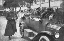 Les allies a Monastir; Le general francais Le Blois et le general russe Didericks, don’t..., 1916. Creator: Unknown