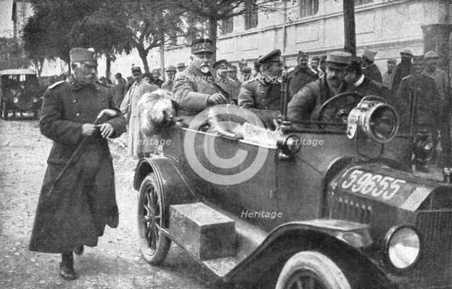 'Les allies a Monastir; Le general francais Le Blois et le general russe Didericks, don’t..., 1916. Creator: Unknown.