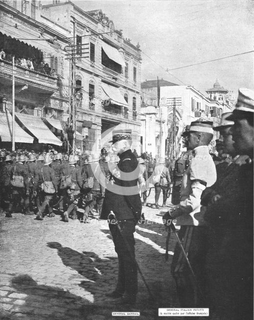 'Les allies a Salonique; defile a travers la ville des premiers regiments Italiens', 1916. Creator: Unknown.