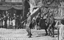 Les allies a Salonique; L'arrivee des italiens 1916. Creator: Unknown