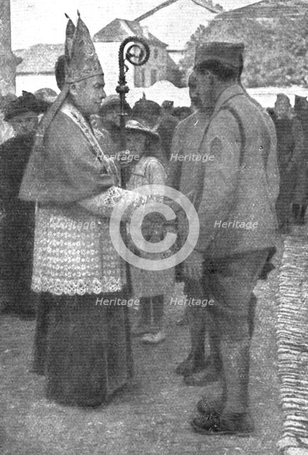 ''Les Americains dans le Saillant de Saint-Mihiel; Mgr Ginisty, eveque de Verdun, venu... 1918. Creator: Unknown.