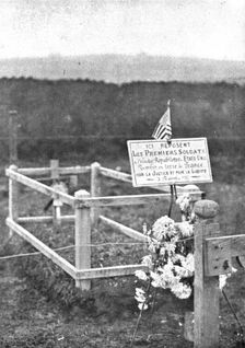 Les Americains en Ligne; L'inscription sur les tombes 1917. Creator: Unknown