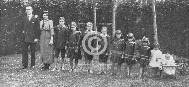 'Les belles familles; les onze enfants de M. et Mme Meresse, photographies avant la..., 1916. Creators: Unknown, M Meresse.