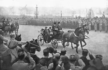 Les chefs d'etat Allies a Paris; La victoria du roi des Belges et du president de la Repub..., 1918 Creator: Unknown