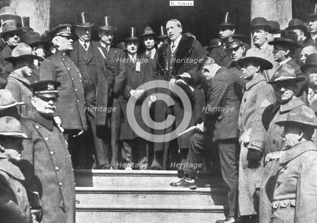 'Les collaborateurs du president Wilson; La receptiona l'Hotelde Ville de New-York de M.J.W..., 1917 Creator: Unknown.