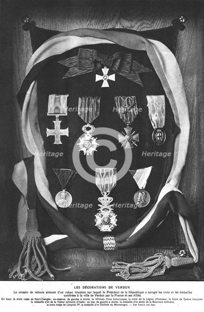 'Les Decorations de Verdun: Le coussin de velours entoure d'un ruban tricolore sur lequel.., 1916. Creator: Unknown.