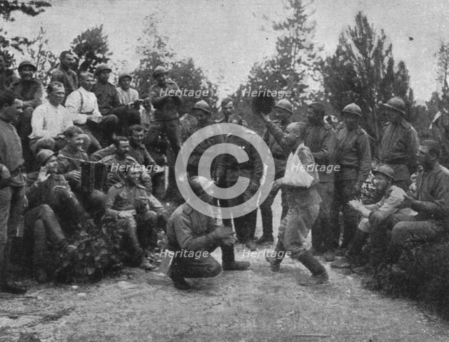 'Les debuts des troupes Russes sur le front Francais de Champagne; Un blesse leger, 1916. Creator: Unknown.