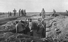 Les defenses de Salonique inspectees par le general Sarrail; au second plan, le general..., 1916. Creator: Hubert Jacques
