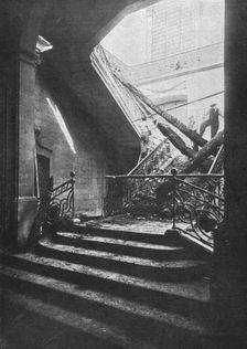Les destructions de monuments a Venise et a Reims; L'Hotel-Dieu de Reims 1916. Creator: Unknown