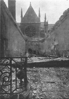 Les destructions de monuments a Reims; Premier etage de l'Hotel-Dieu de Reims 1916. Creator: Unknown