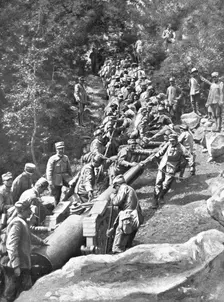'Les difficultes de la guetre en Montagne; une grosse piece halee a bras par 600 hommes 1915. Creator: Robert Vaucher
