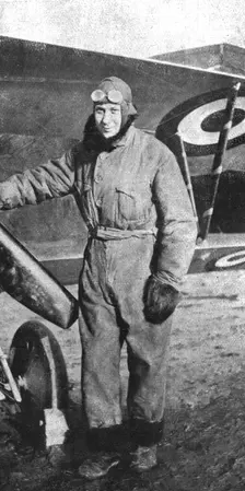 Les Etats-Unis dans la guerre; Le sergent aviateur americain James Roger MacConnell..., 1917. Creator: Unknown