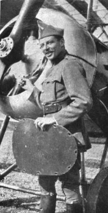 Les Etats-Unis dans la guerre; Le sergent aviateur americain Norman Prince, tombé..., (1917). Creator: Unknown