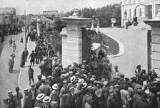 Les evenements d'orient; Le 3 juin 1916,l'etat de siege est proclame a Salonique: des soldats et de Creator: Unknown