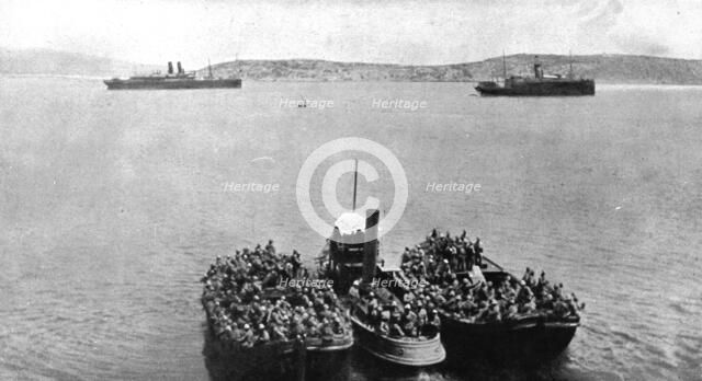 'Les Evenements de Grece; Le 12 juin 1917, a 13 heures, en rade de Salamine, les premieres..., 1917. Creator: Unknown.