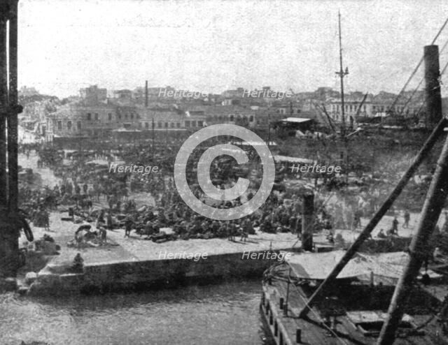 'Les Evenements de Grece; Le 12 juin 1917, a 17 heures: la cavalerie et le materiel debarques...1917 Creator: Unknown.