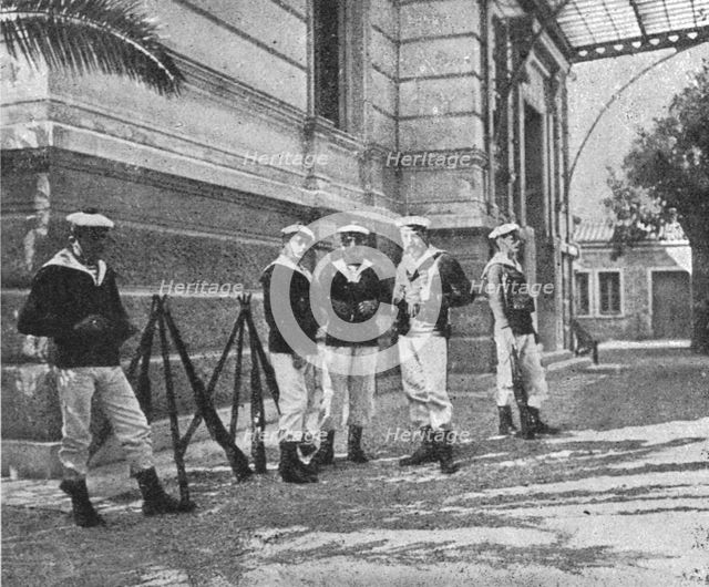 'Les evenements de Grece; Les marins francais gardant le Legation de France a Athenes', 1916. Creator: Unknown.