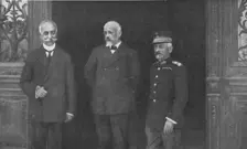 Les evenements de Grece; Les "triumvirs" a Salonique: l'amiral Coundouriotis, M. Venizelos..., 1916 Creator: Unknown