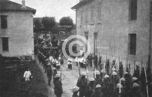 'Les Funerailles du general Gallieni a Paris et a Saint-Raphael; Le cortege funebre a..., 1916. Creator: Unknown.