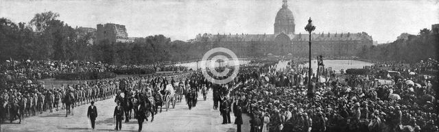 'Les Funerailles du general Gallieni a Paris et a Saint-Raphael; Le cortege partant des..., 1916. Creator: Unknown.
