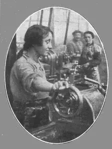 Les femmes dans les usines de guerre; Une jeune Parisienne travaillant a l'evidement..., 1916. Creator: Unknown