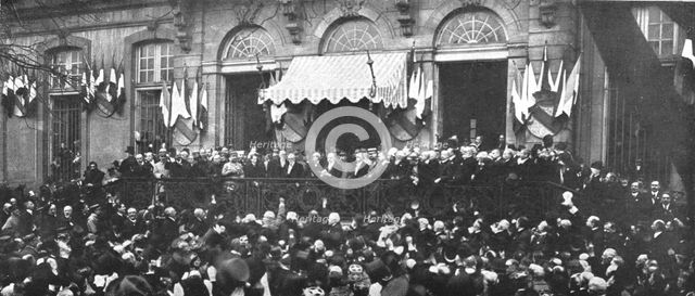 'Les fetes du 9 decembre 1918 a Strasbourg; au perron de l'Hotel de Ville, M Poincare...,' 1918. Creator: Unknown.