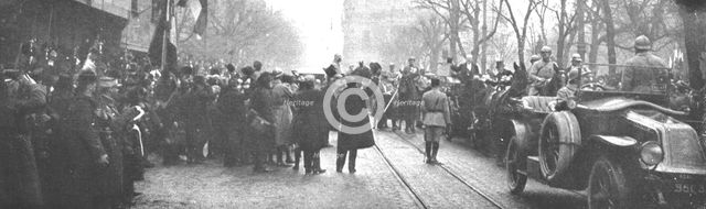 'Les fetes du 9 decembre 1918 a Strasbourg; Le President acclame au depart de l'Hotel de Ville',1918 Creator: Unknown.