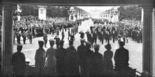Les fetes de la victoire a Londres; le 19 juillet 1919: l'amiral Beatty, au second plan..., 1919. Creator: Ernest Brooks
