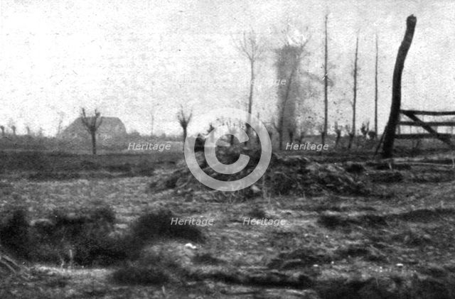 'Les hasards du service d'etat-major; Reperee sur la route, une automobile d'etat-major est criblee  Creator: Unknown.