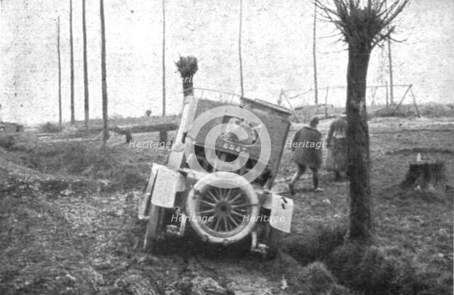 'Les hasards du service d'etat-major; L'ennemi ne tire plus: les degats constates, l'officier et son Creator: Unknown.