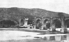 Les Italiens a Gorizia; le pont du chemin de fer sur l'Isonzo 1916 Creator: Unknown