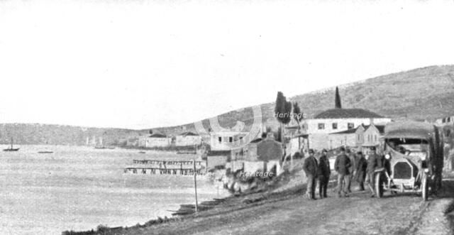 'les Italiens en Albanie ; le port de Santi-Quaranta et la route de Koritza', 1916. Creator: Unknown.