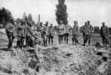 les premieres operations Italiennes; le premier entonnoir creuse par un 305 autrichien 1915. Creator: Unknown