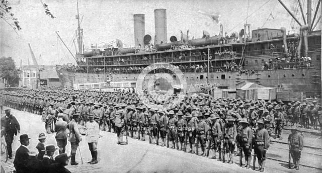 'Les Premiers Contingents Americains en France; Au fur et a mesure de la mise a terre, les..., 1917. Creator: Unknown.