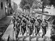 Les Premiers Contingents Americains en France; En route pour le cantonnement 1917. Creator: Jean Clair-Guyot