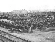 Les premiers contingents Franco-Anglais a Salonique; Nos troupes, apres le rassemblement...1915 (19 Creator: Unknown