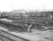 Les premiers contingents Franco-Anglais a Salonique; Nos troupes, apres le rassemblement...1915 (19 Creator: Unknown