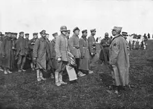 Les prises d'une action locale; Six cent cinquante prisonniers resterent entre nos mains..., 1918. Creator: Unknown