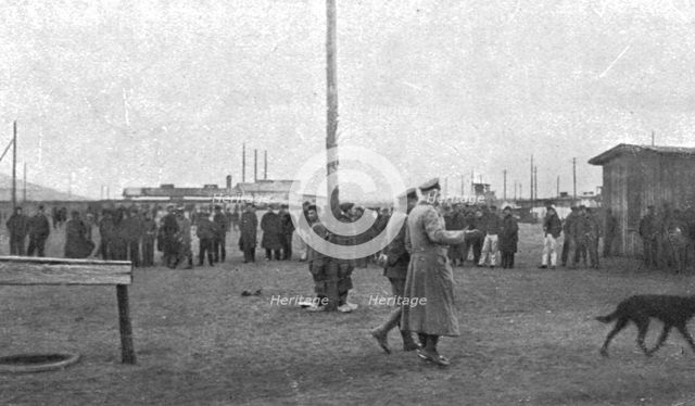 'Les prisonniers de guerre en allemagne; au camp de Soltau (Hanovre) : un Francais..., 1916. Creator: Unknown.