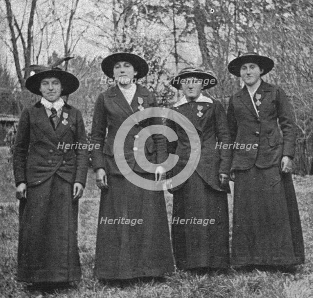 ''Les quatre heroines de Vertus; les quatre soeurs Vatel decorees de la Croix de Guerre.'. Creator: Unknown.