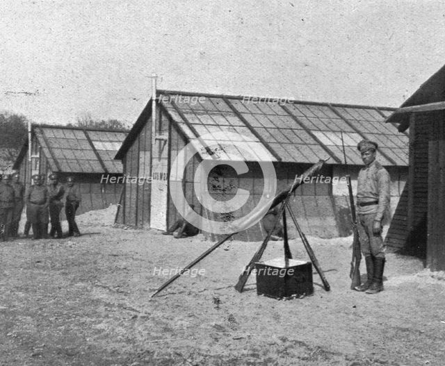 'Les Russes en France; au camp de Mailly-le-Grand : la garde du drapeau', 1916. Creator: Unknown.