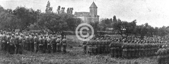 'Les Russes en France; un service religieux, au camp Mirabeau, le lendemain du debarquement', 1916. Creator: Unknown.