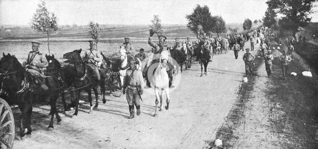 'Les Revers Russes; l'artillerie russe se retire en bon ordre sur Brest-Litowsk', 1915. Creator: Unknown.