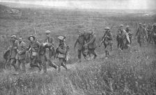 Les Succes Britanniques au Nord de la Somme; Prisonniers allemands blesses..., 1916 (1924) Creator: Unknown