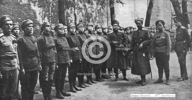 'Les Soubresauts de la Russie; Un bataillon feminin, cree et commande par Mme Botchkareva..., 1917. Creator: Unknown.