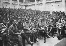 Les Soubresauts de la Russie; Au palais de Tauride: une séance du Congres des delegues..., 1917. Creator: Unknown